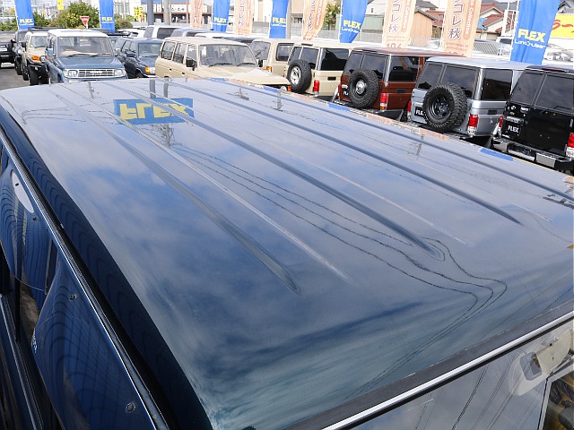 ルーフのペイントも綺麗な状態になります！！車の中でもたくさん日が当たる部分のなるので綺麗だと安心感がありますよね！ルーフラックなどのカスタムも可能になりますのでお気軽にご相談ください！