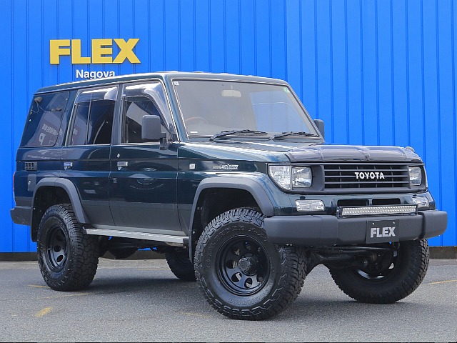 大迫力の2インチリフトアップ車両！！リフトアップ車両は迫力が違います！！大きな車がお好きな方にはたまりませんね！見通しも良く運転もしやすいです！