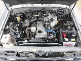 エンジンルームも綺麗な状態です ！