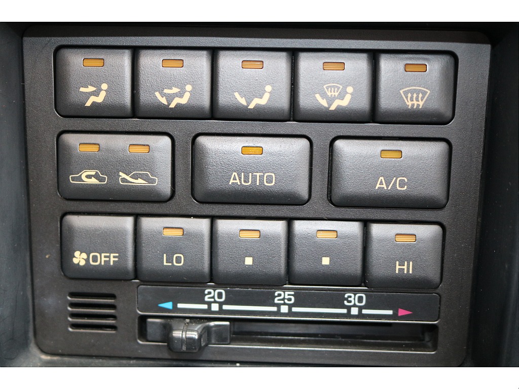 オートエアコンになります。