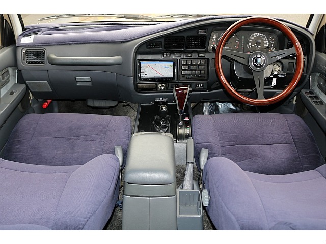 FLEXオリジナルカスタム多数のオシャレな内装になります♪