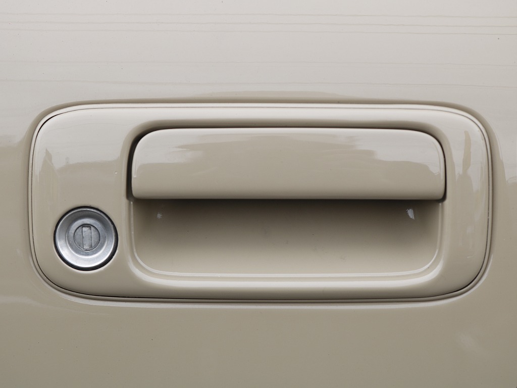 こちらのボディと同色なります！