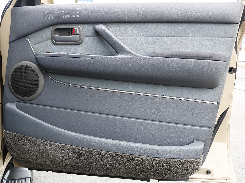 運転席の内張り