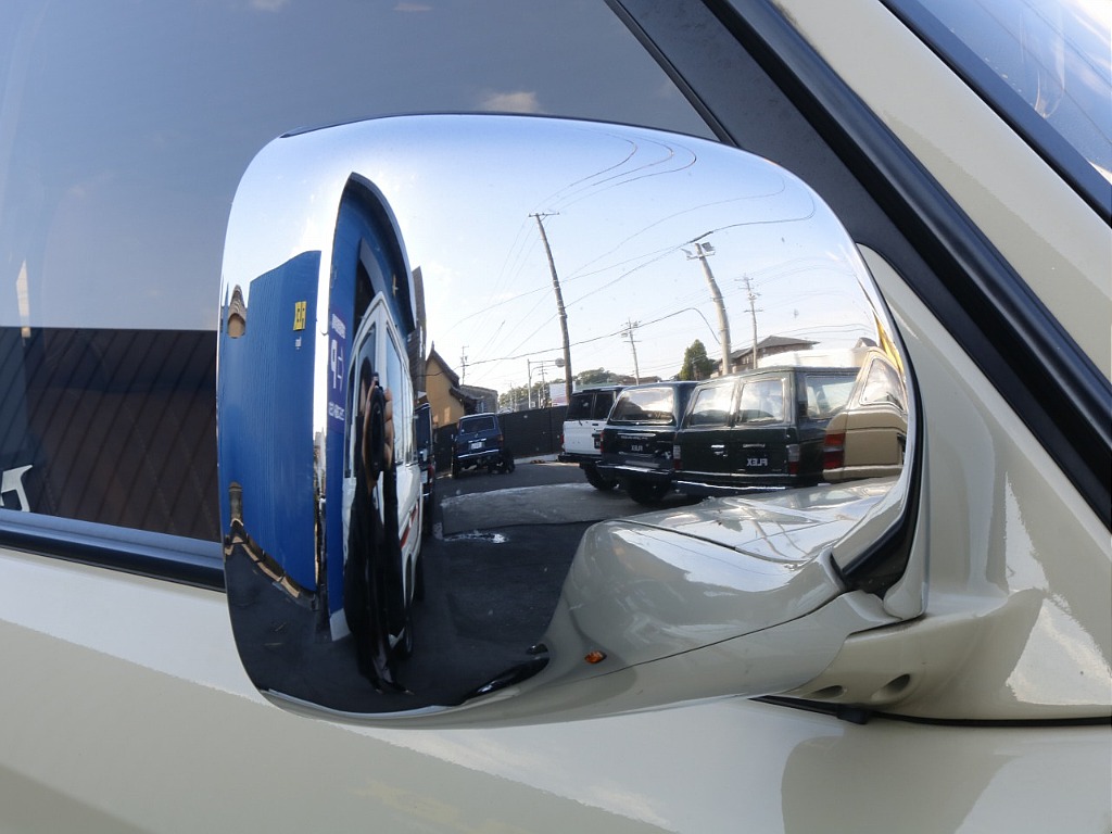 メッキのサイドミラー