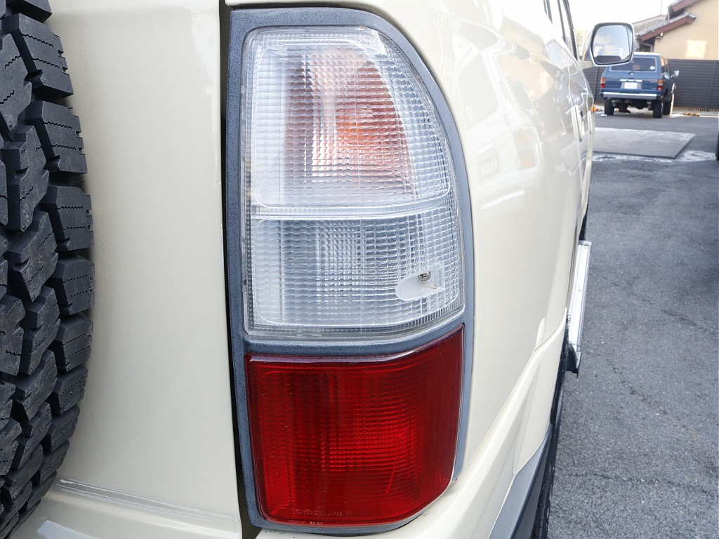 ３色テールランプ