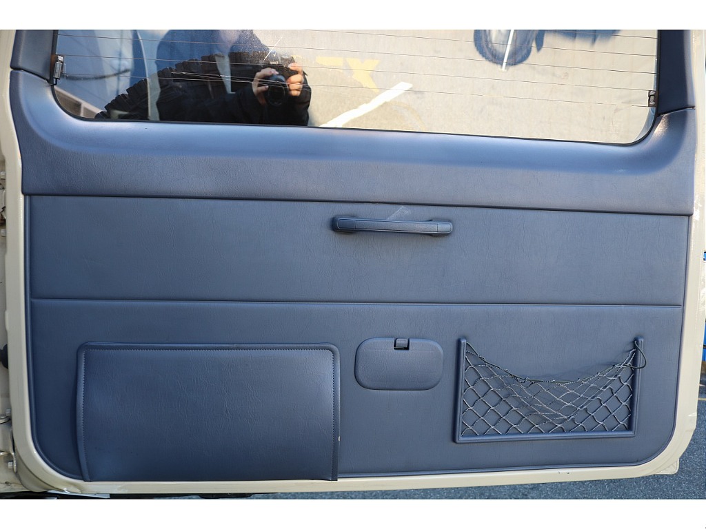 ラゲッジの内張り