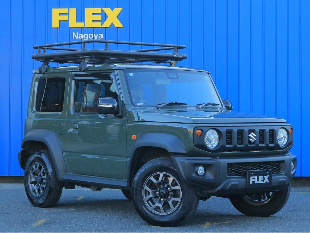 ルーフキャリア付きなのでアウトドア好きなオーナー様にぴったりなお車となります。