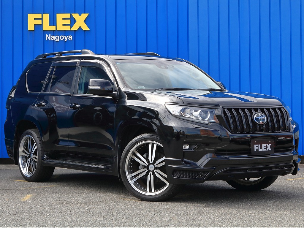 M'sSPEEDのパーツが勢ぞろい！ フロントハーフスポイラー、リアスポイラー、フロントグリル、エアロサイドステップ、左右4本出しマフラー、フォージドデザイン22インチホイールまで！！！