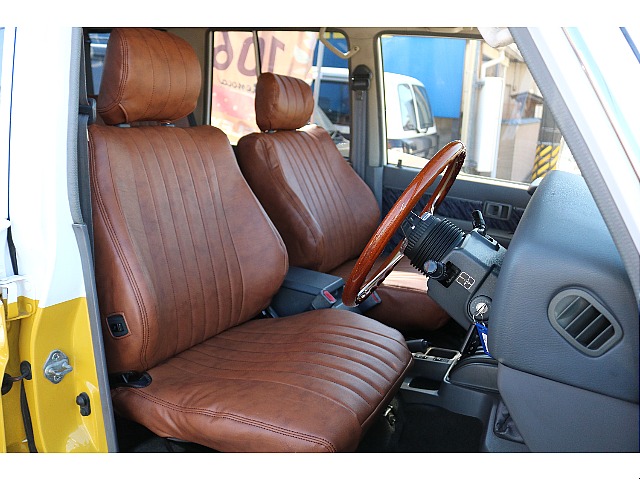 シートカバー新品カスタム済み!!汚れなど簡単に拭き取りができ、メンテナンスも楽々♪