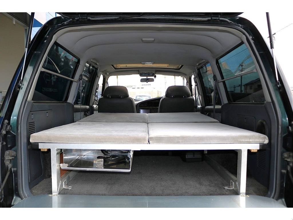 ベットキット下部は収納スペースになってます！キャンプ道具や毛布などスッキリ収納することができますよ♪