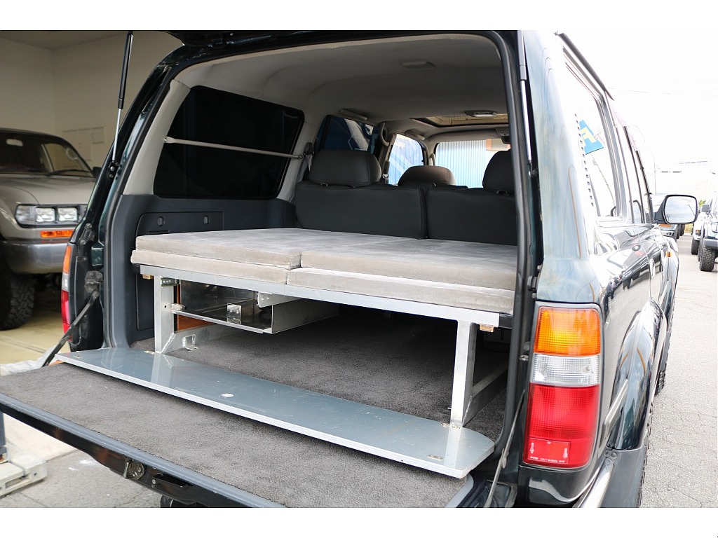 ベットキット下部は収納スペースになってます！キャンプ道具や毛布などスッキリ収納することができますよ♪