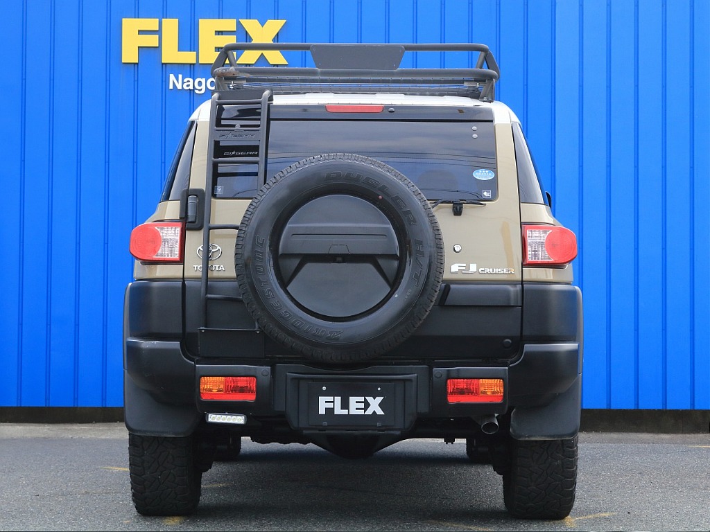 背面タイヤにリアラダーでよりアクティブなバックスタイルに☆