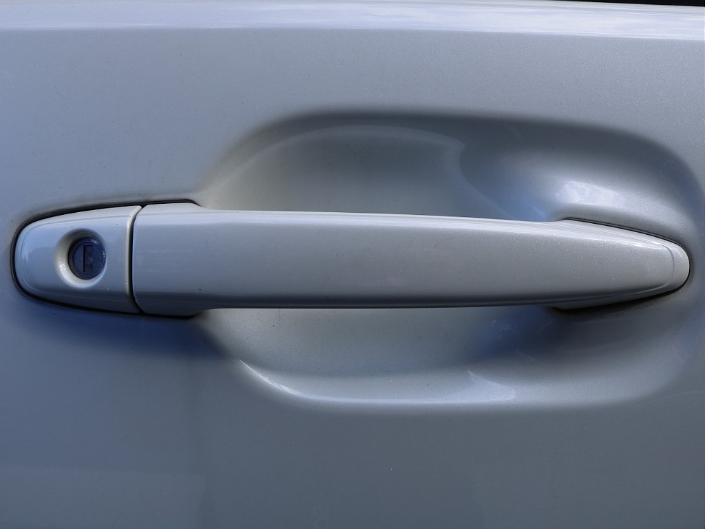 アウターハンドルもボディと同色になります！