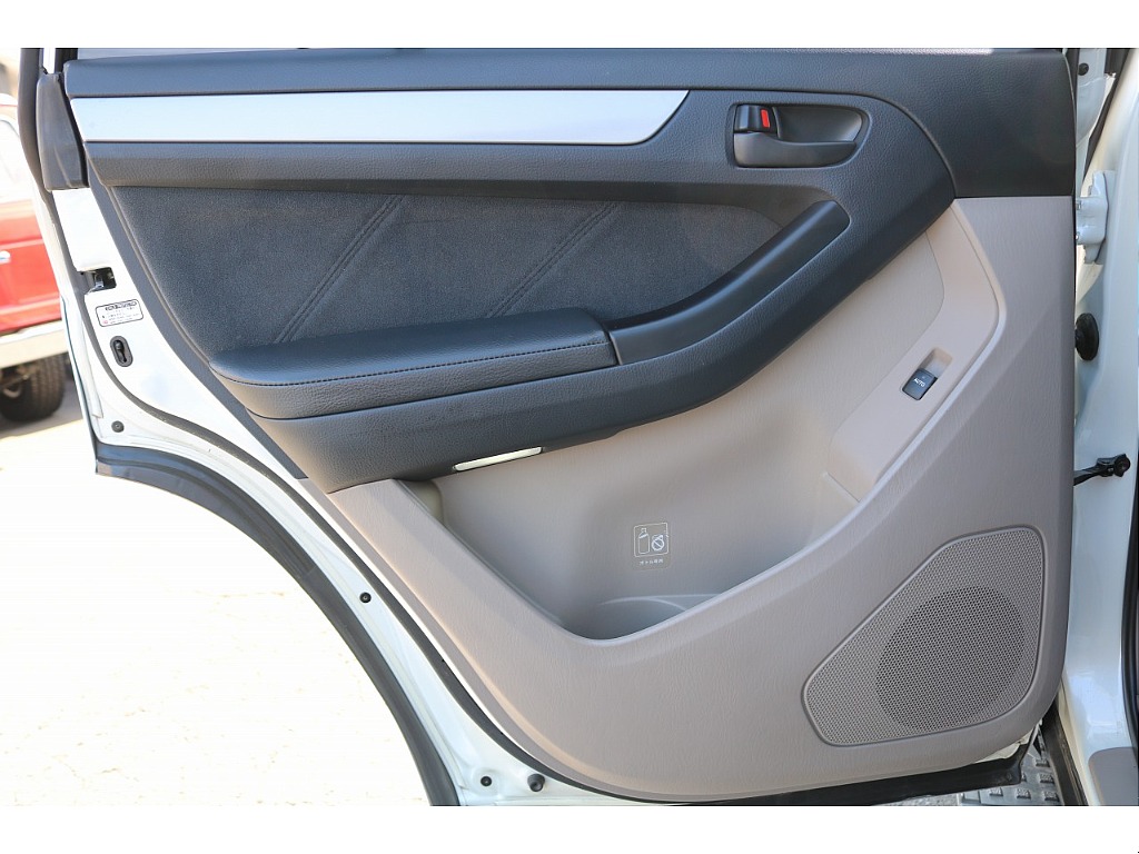 内張りご覧の通りです☆