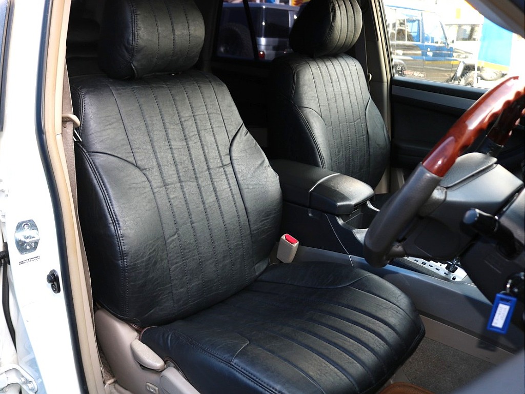 ブラックシートカバーを新品インストール済み！