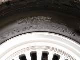 タイヤサイズは235/85R16になります！