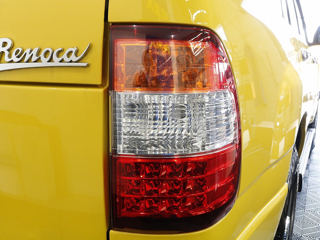 ３色テールランプ