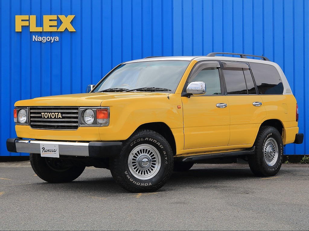 真っ黄色と思わせてルーフは真っ白！ランドクルーザー100 4.7 VXリミテッド Gセレクション ツーリングエディション 4WD 　走行21.5万Km　車両のご紹介です。