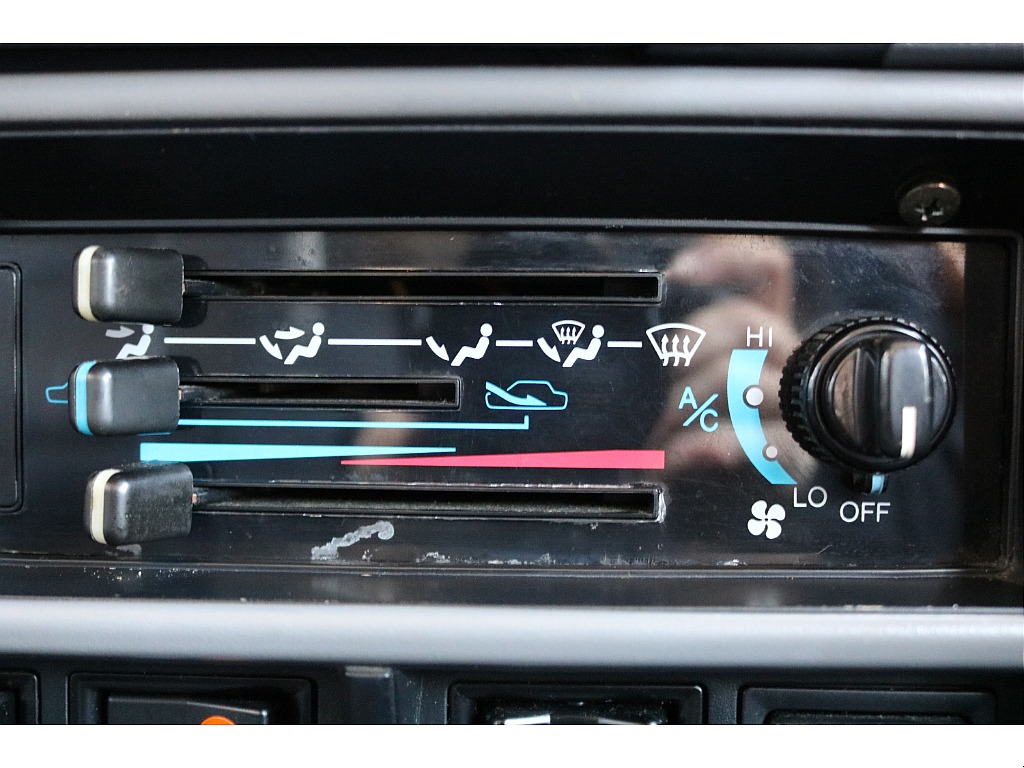 マニュアルエアコン