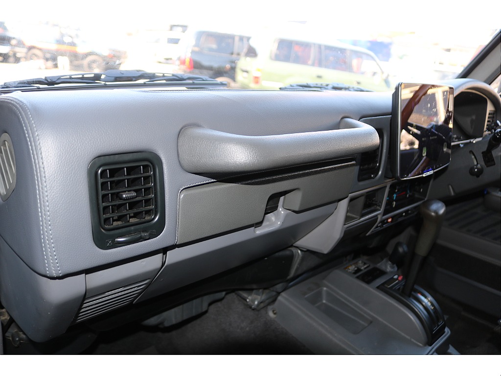 どれも一点物の個性豊かなお車となります。少しでも気になるお車がある方は、お早目のご来店をお勧めしております♪