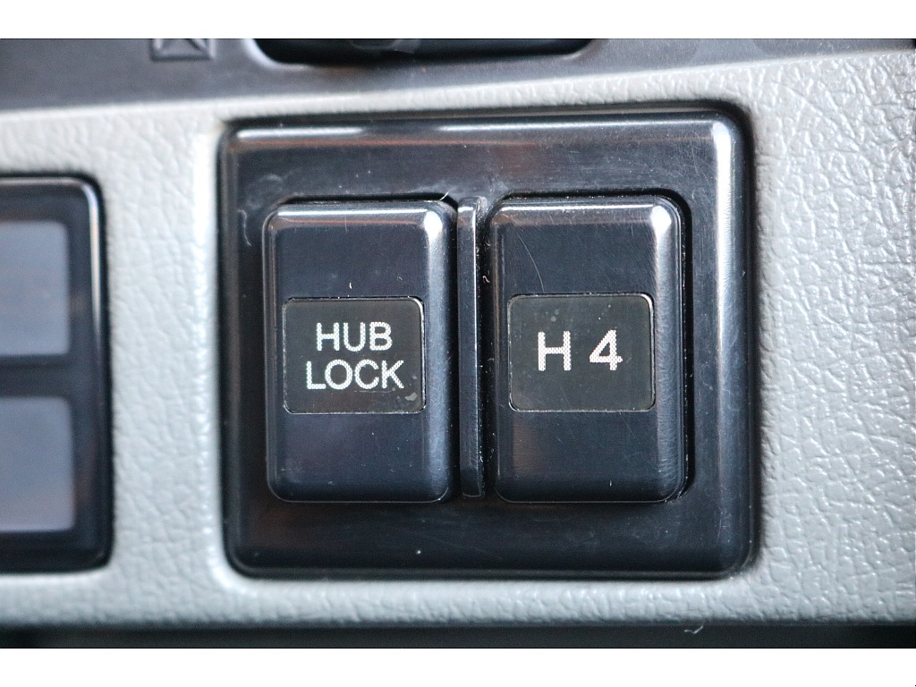 4WD切り替えスイッチ