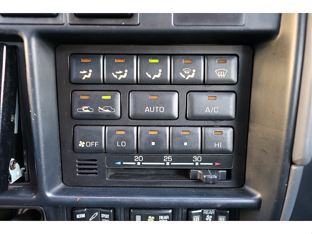 エアコンスイッチ