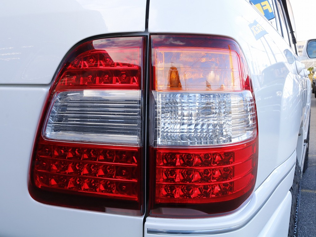 2色テールランプ