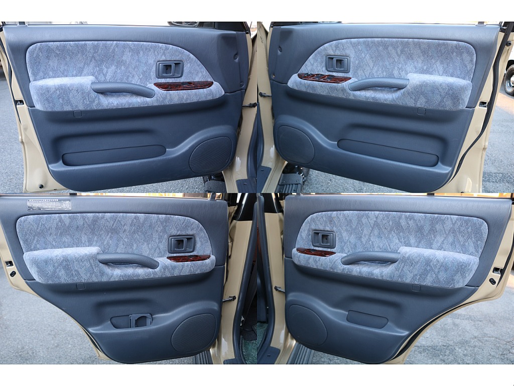 内張り、大きな傷や汚れもなく、きれいな状態です！オリジナルの生地をリペア等が最近のトレンドになっておりますが、こちらはシートに特徴がありますので、シンプルな状態のほうがオススメです！