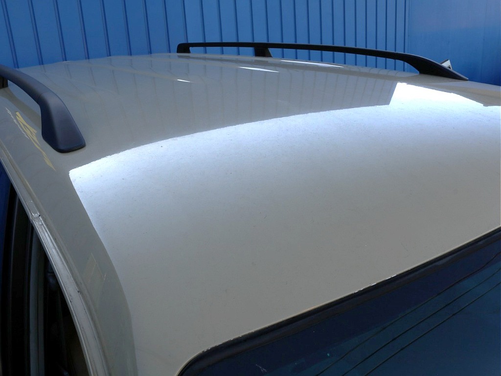 ルーフのペイントも綺麗な状態になります！！車の中でもたくさん日が当たる部分のなるので綺麗だと安心感がありますよね！