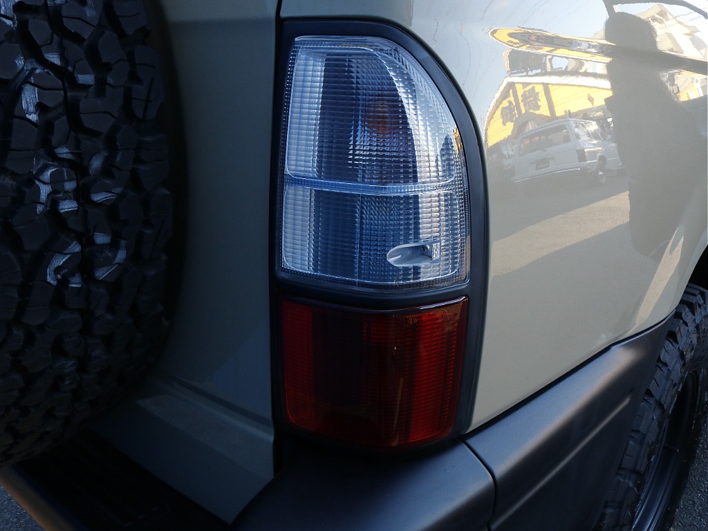 2色テールランプ