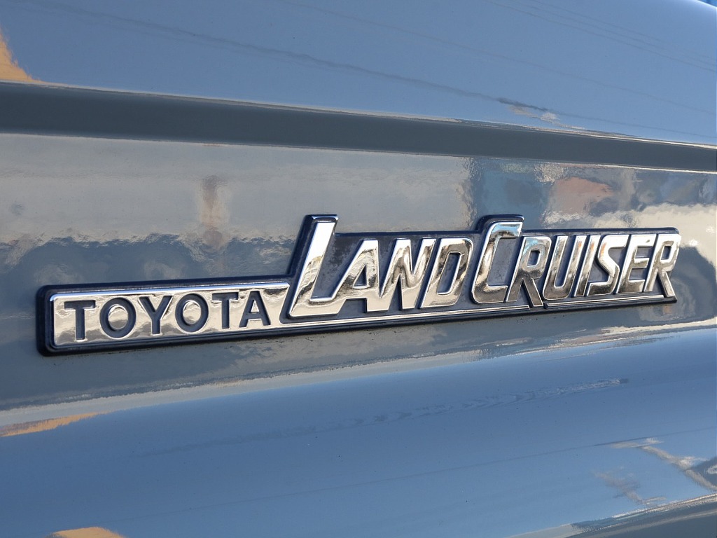 ランドクルーザーエンブレム