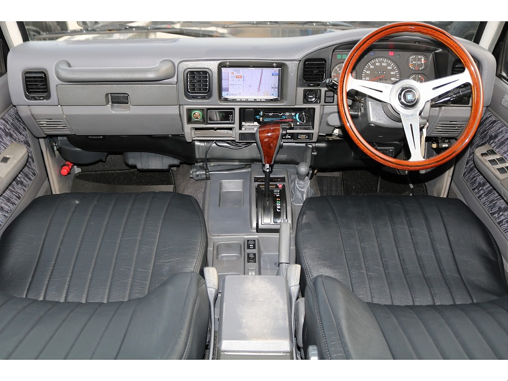 トヨタ ランドクルーザープラド(2枚目)