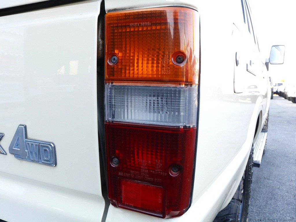 3色テールランプ！