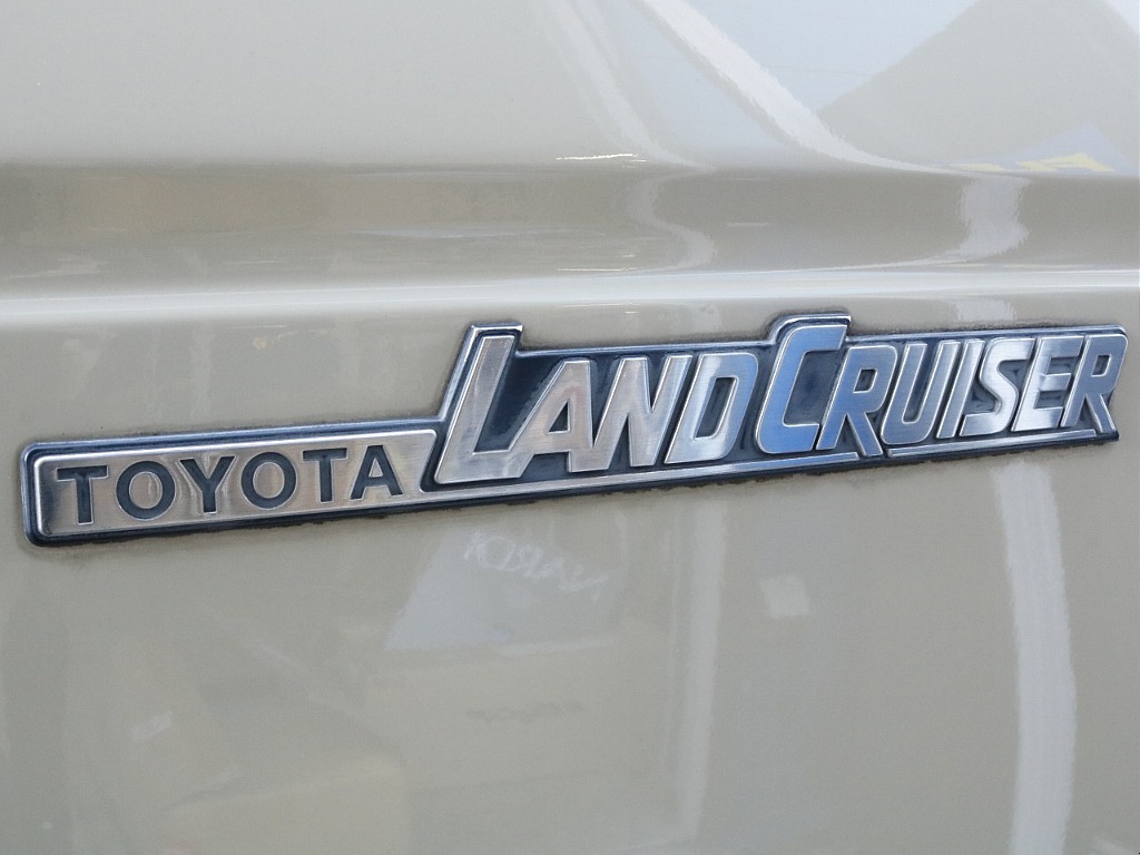 ランドクルーザーエンブレム