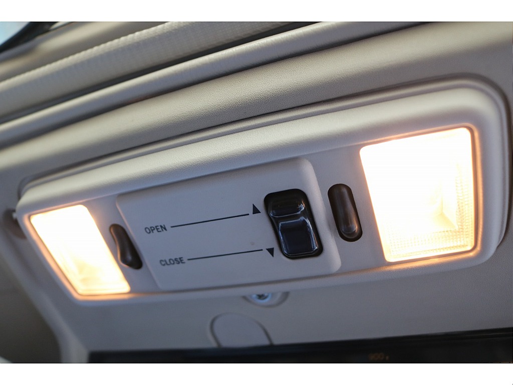 サンルーフ操作部