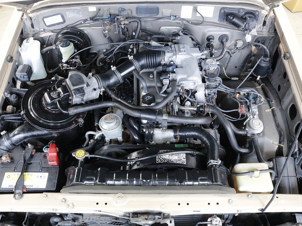 エンジンルームの状態もいいです。