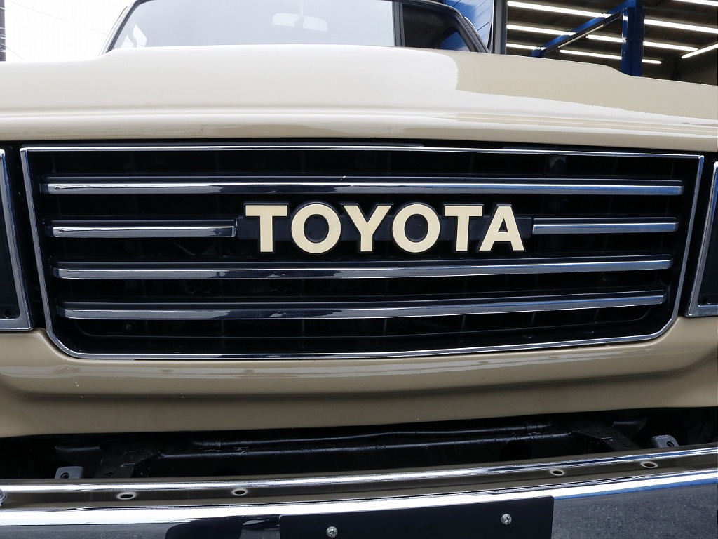 大人気TOYOTAグリル！