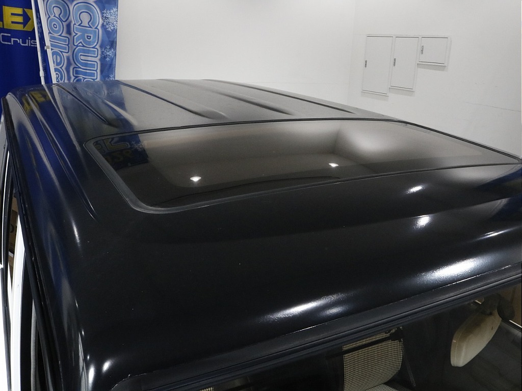 ルーフのペイントも綺麗な状態になります！！車の中でもたうさん日が当たる部分のなるので綺麗だと安心感がありますよね！