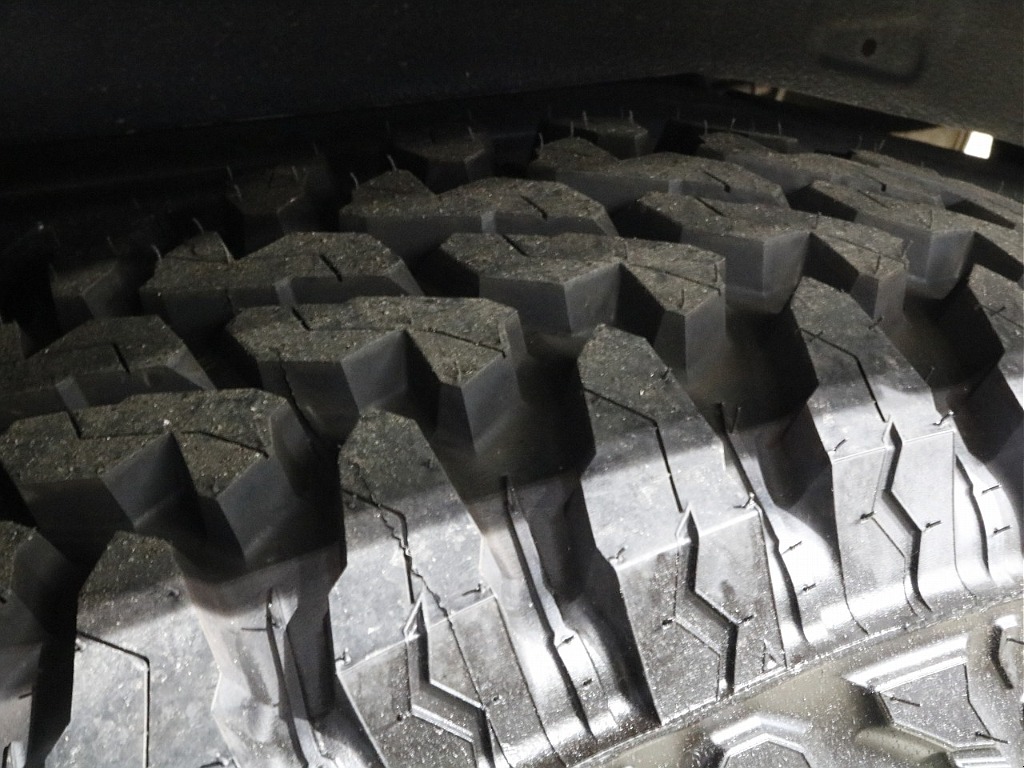 タイヤ溝です。すり減りはありますがまだまだお乗りいただけます！