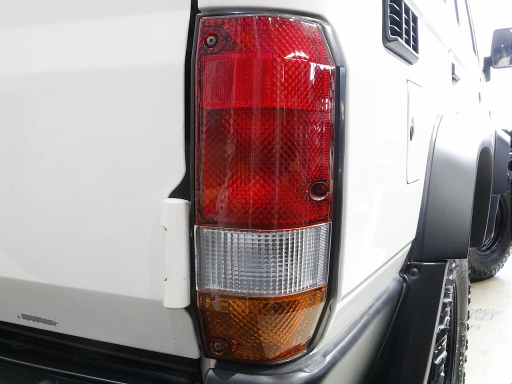 ３色テールランプ