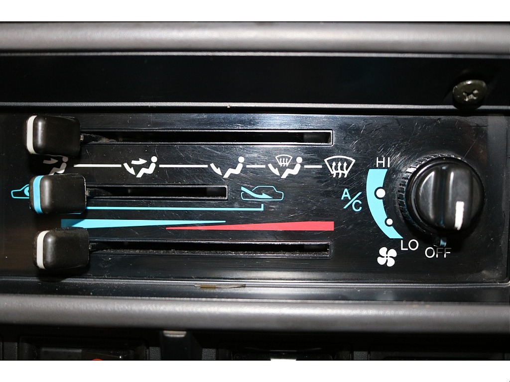 マニュアルエアコン
