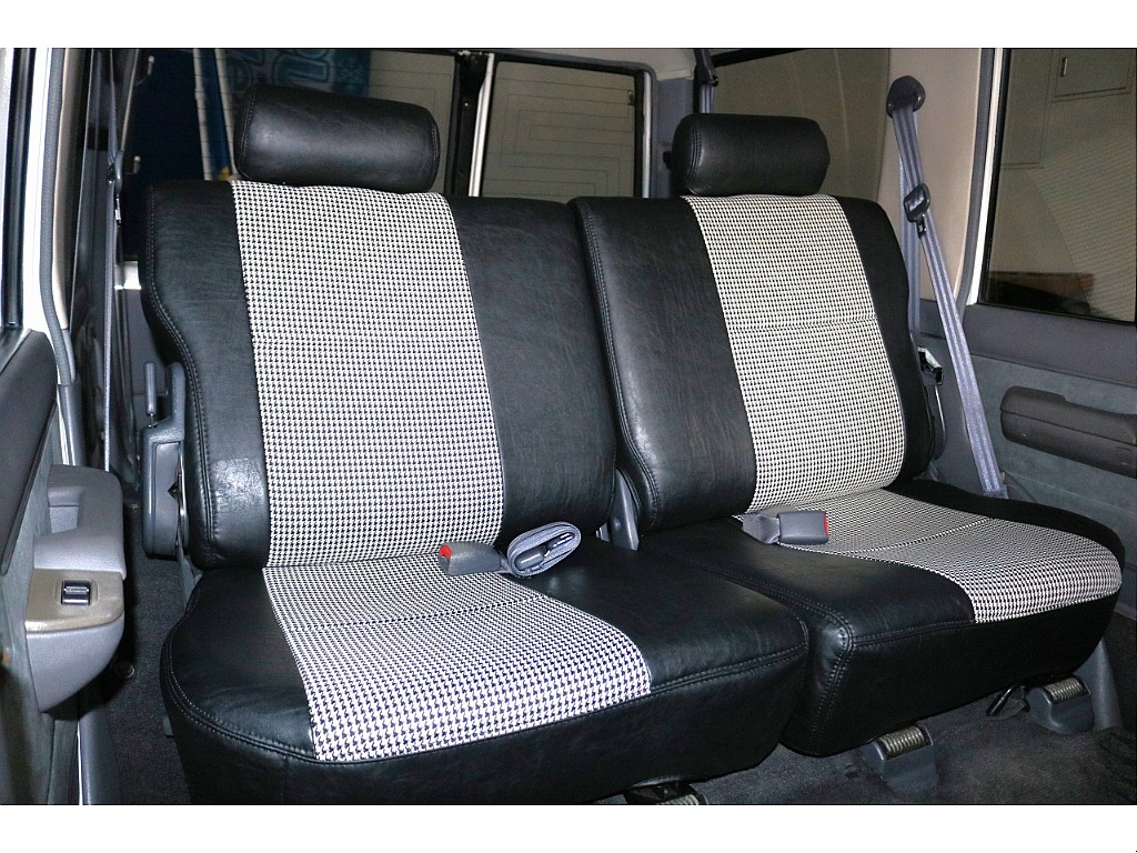 実際にご来店が難しい、遠方にお住まいのお客様もご安心ください！お電話やメールにてお車のご説明、ご覧になりたい箇所の追加画像、お見積書の郵送、と当店スタッフが丁寧に対応させていただきます♪