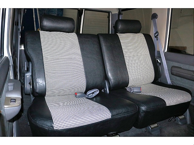 実際にご来店が難しい、遠方にお住まいのお客様もご安心ください！お電話やメールにてお車のご説明、ご覧になりたい箇所の追加画像、お見積書の郵送、と当店スタッフが丁寧に対応させていただきます♪