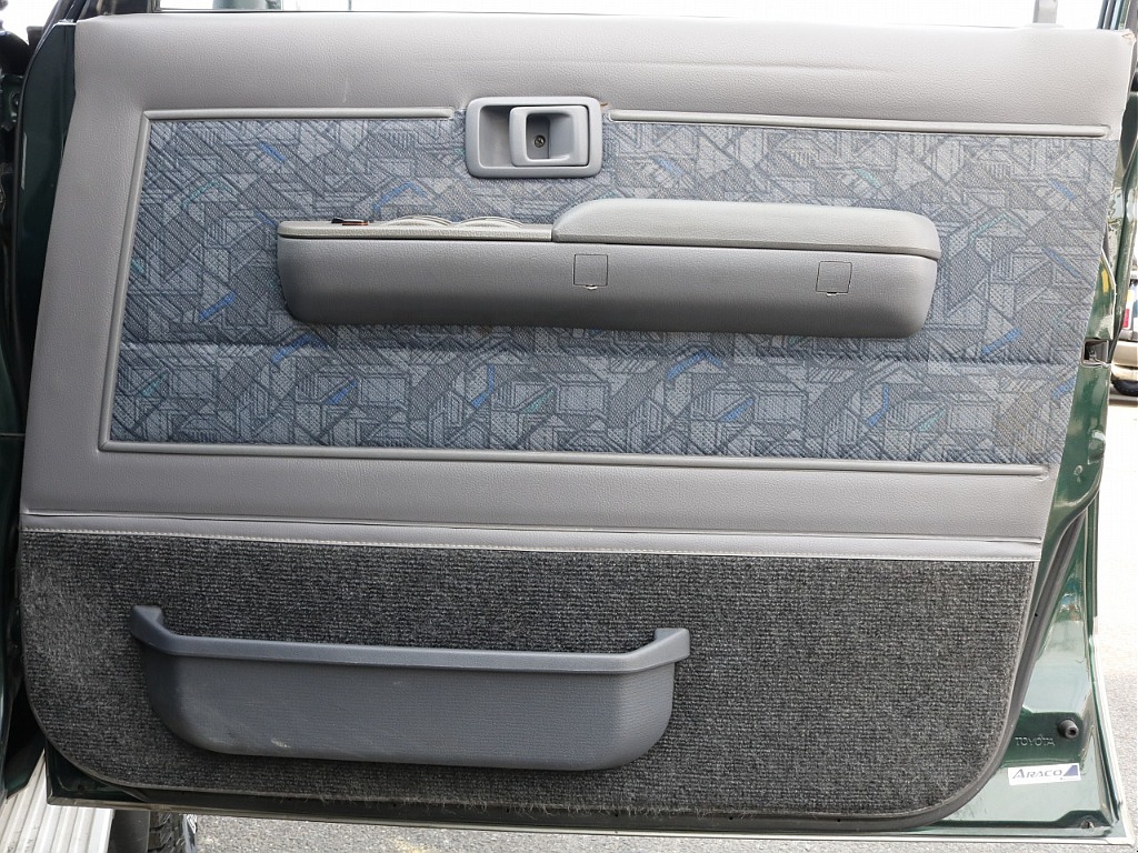 運転席の内張り