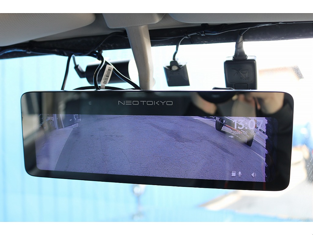 モニター付きルームミラー