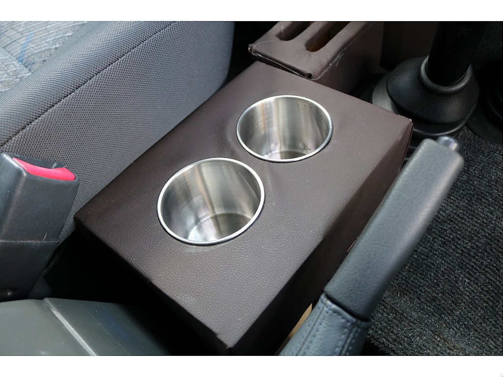 ドリンクホルダー付き