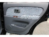 運転席側のセカンドシートの内張り