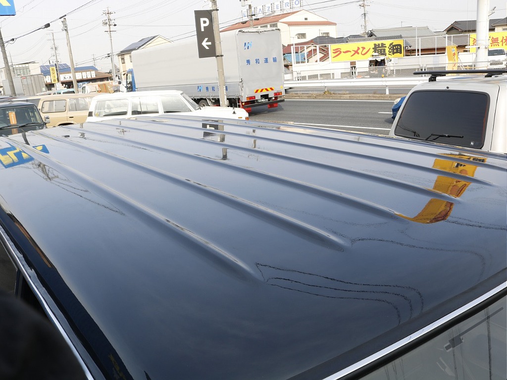 ルーフのペイントも綺麗な状態になります！！車の中でもたくさん日が当たる部分のなるので綺麗だと安心感がありますよね！