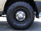 タイヤは、DEANクロスカントリーAW×TOYO OPEN COUNTRY 255/85R16です。