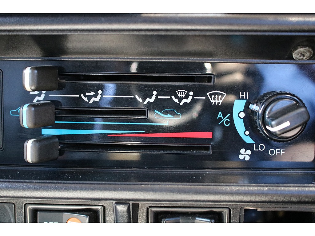 トヨタ ランドクルーザー70(54枚目)